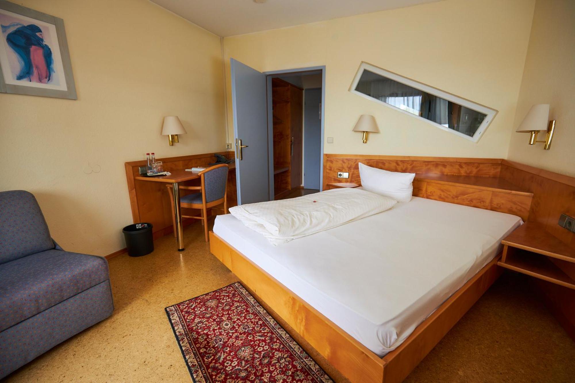 Flair Hotel Landgasthof Roger Loewenstein Ngoại thất bức ảnh