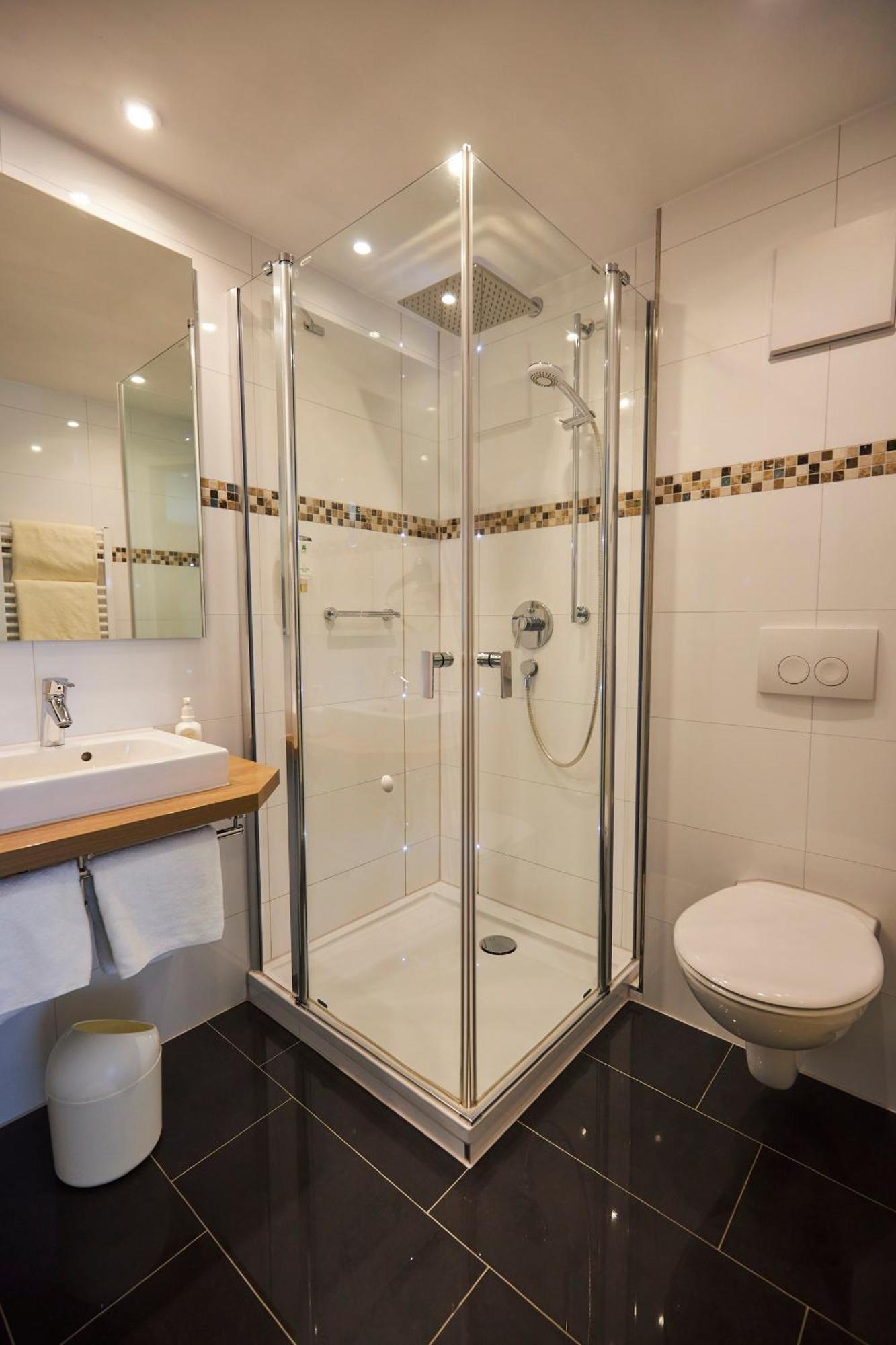 Flair Hotel Landgasthof Roger Loewenstein Ngoại thất bức ảnh