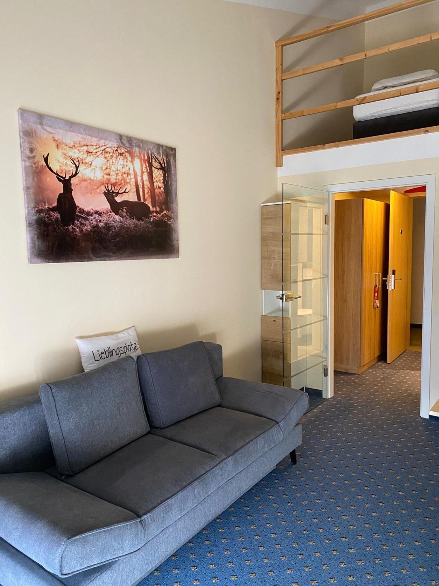 Flair Hotel Landgasthof Roger Loewenstein Ngoại thất bức ảnh