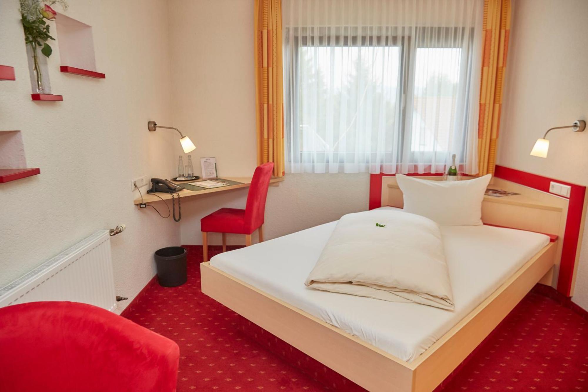 Flair Hotel Landgasthof Roger Loewenstein Ngoại thất bức ảnh