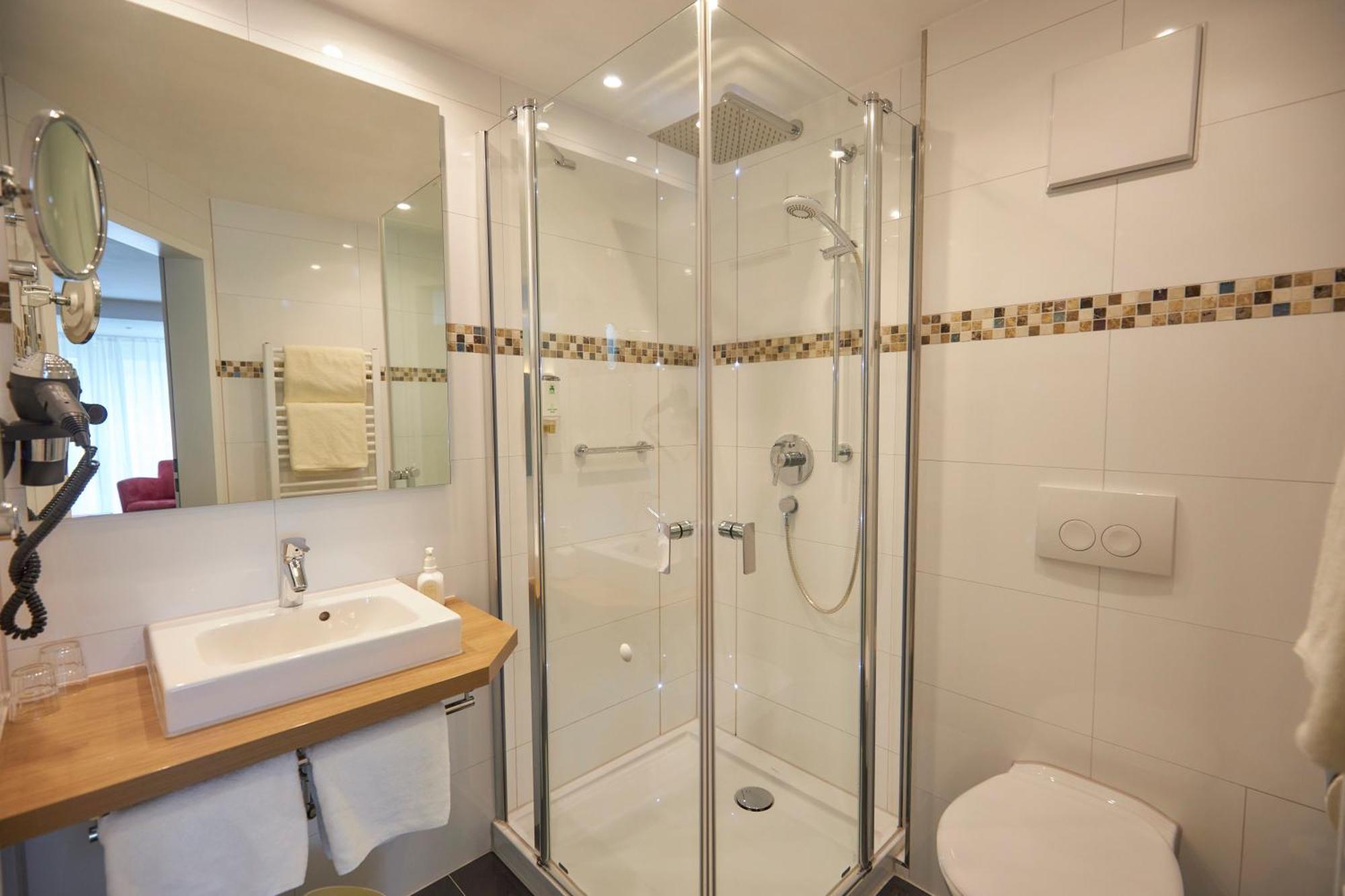 Flair Hotel Landgasthof Roger Loewenstein Ngoại thất bức ảnh