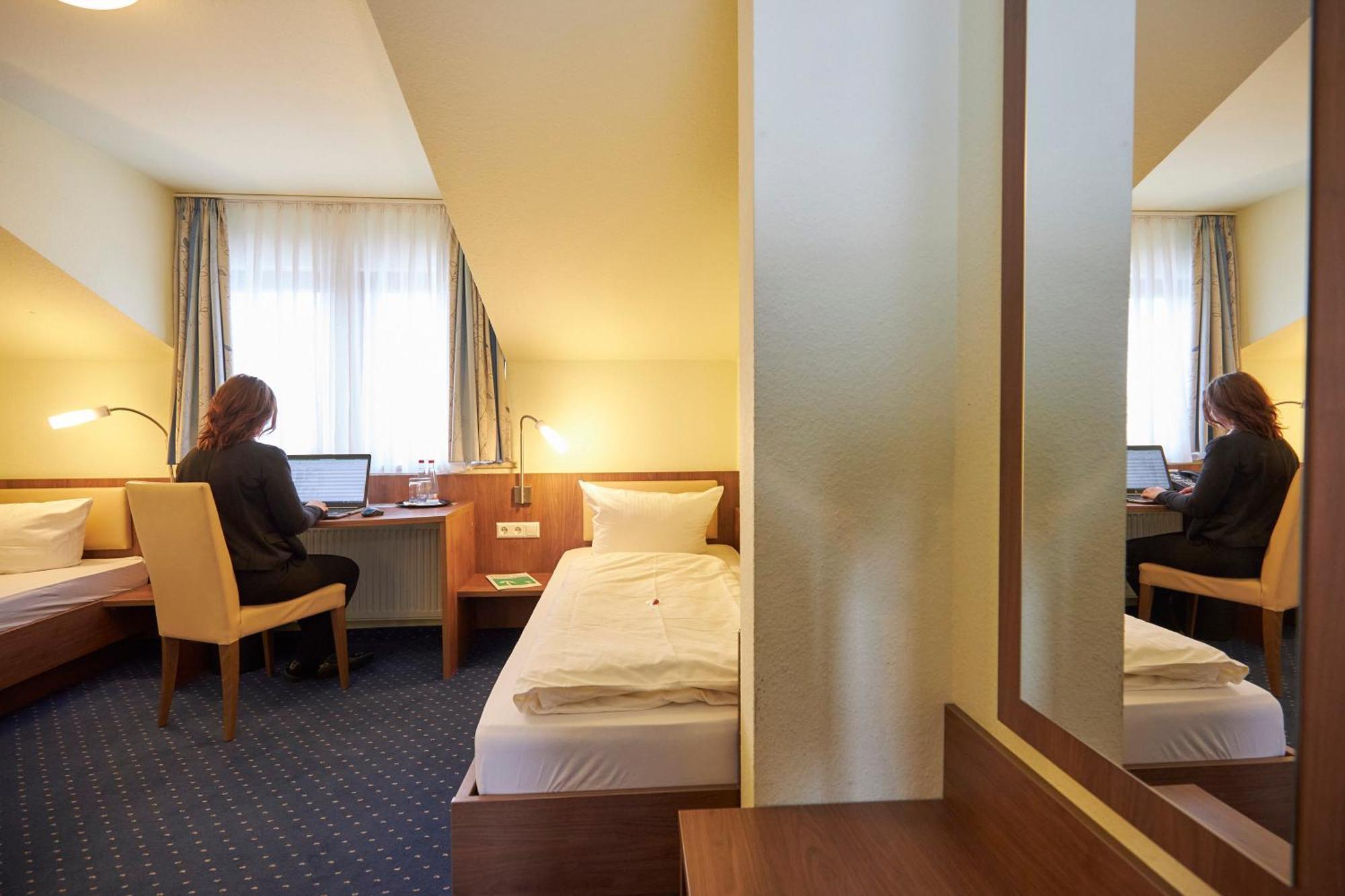 Flair Hotel Landgasthof Roger Loewenstein Ngoại thất bức ảnh