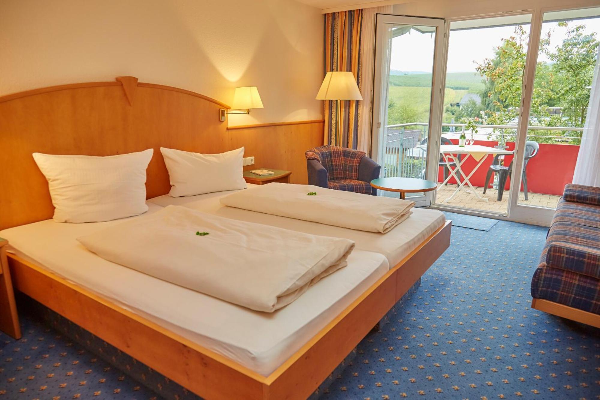 Flair Hotel Landgasthof Roger Loewenstein Ngoại thất bức ảnh
